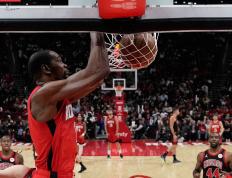 MK-杜兰特连续五场比赛得分超过爆冷，公牛挑战极限！的简单介绍