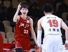 MK体育-体操友谊赛焦点战：关东麒麟队大胜皖南旋风队，外线火力全开。外援联手发威的简单介绍