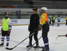 MK体育-关于冰球半决赛焦点战：东海麒麟队强势反弹北城旋风队，客场强势带走胜利。回归即成焦点的信息