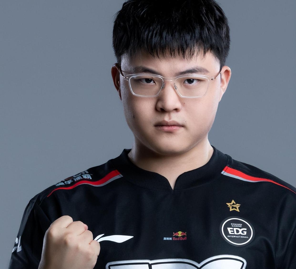 MK体育-Uzi回归赛场，精彩发挥首场状态亮眼，法国队观众沸腾！的简单介绍